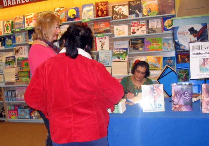 Barnes and Noble, North Brunswick, NJ - 3